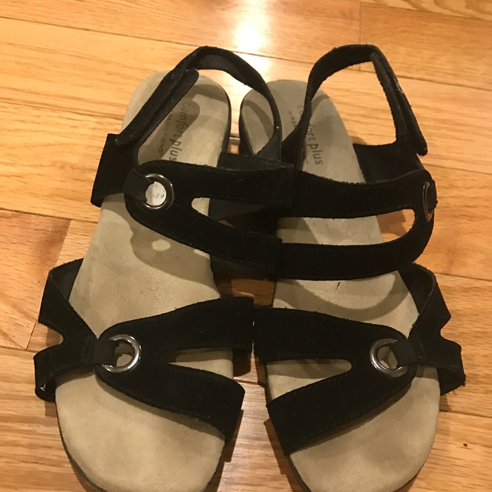 Bundle of four pairs